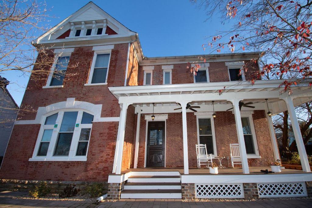 Appartement Quiet, Gated Oasis Near Downtown Lexington Extérieur photo