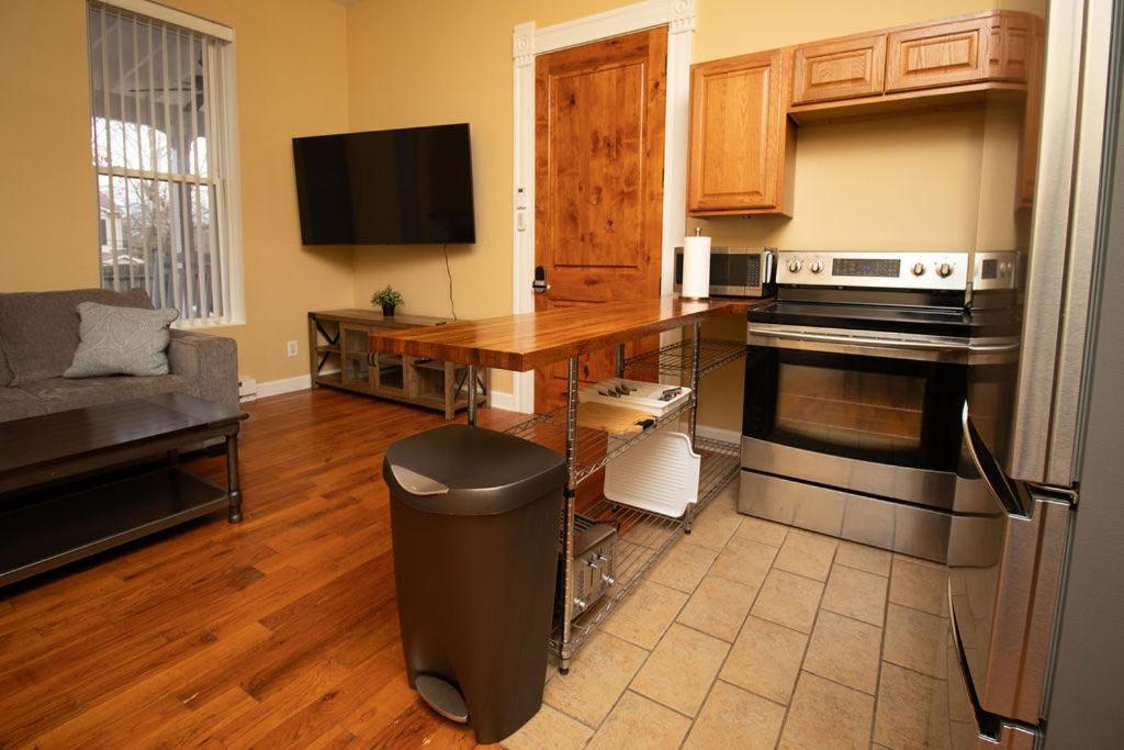 Appartement Quiet, Gated Oasis Near Downtown Lexington Extérieur photo