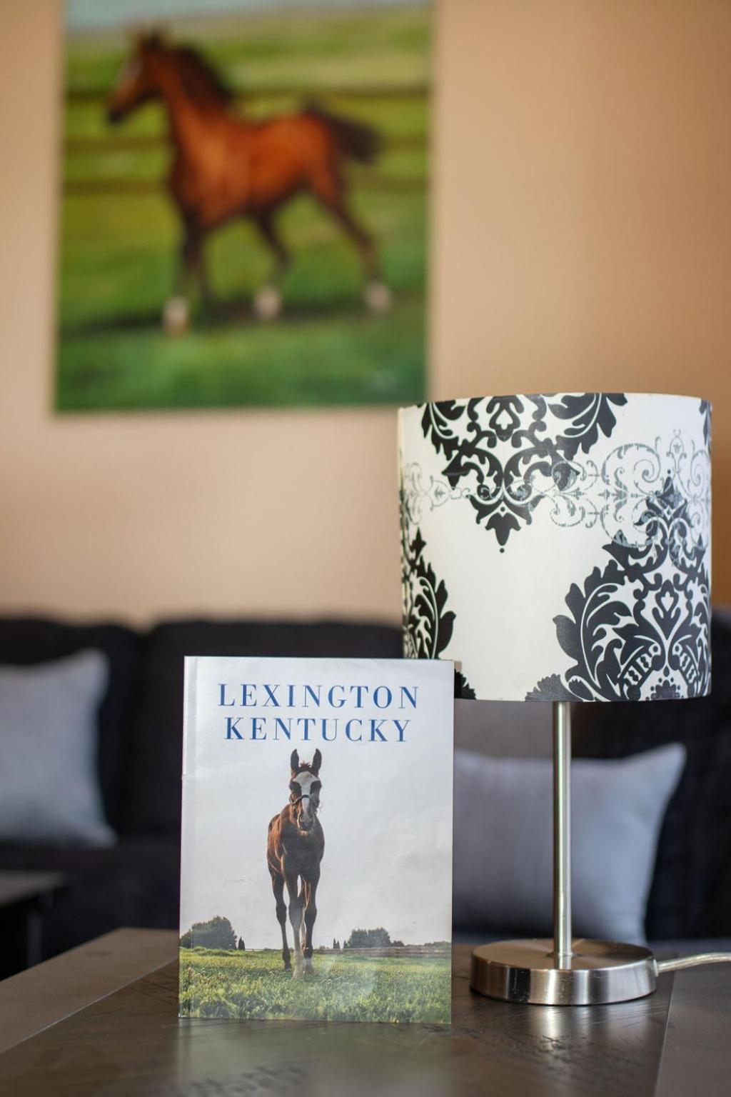 Appartement Quiet, Gated Oasis Near Downtown Lexington Extérieur photo