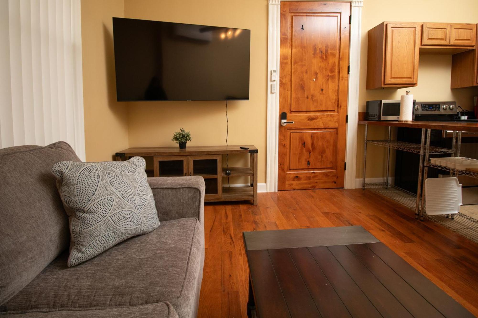 Appartement Quiet, Gated Oasis Near Downtown Lexington Extérieur photo