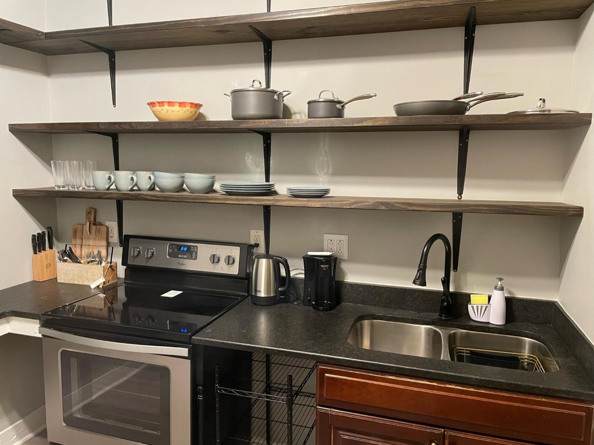 Appartement Quiet, Gated Oasis Near Downtown Lexington Extérieur photo